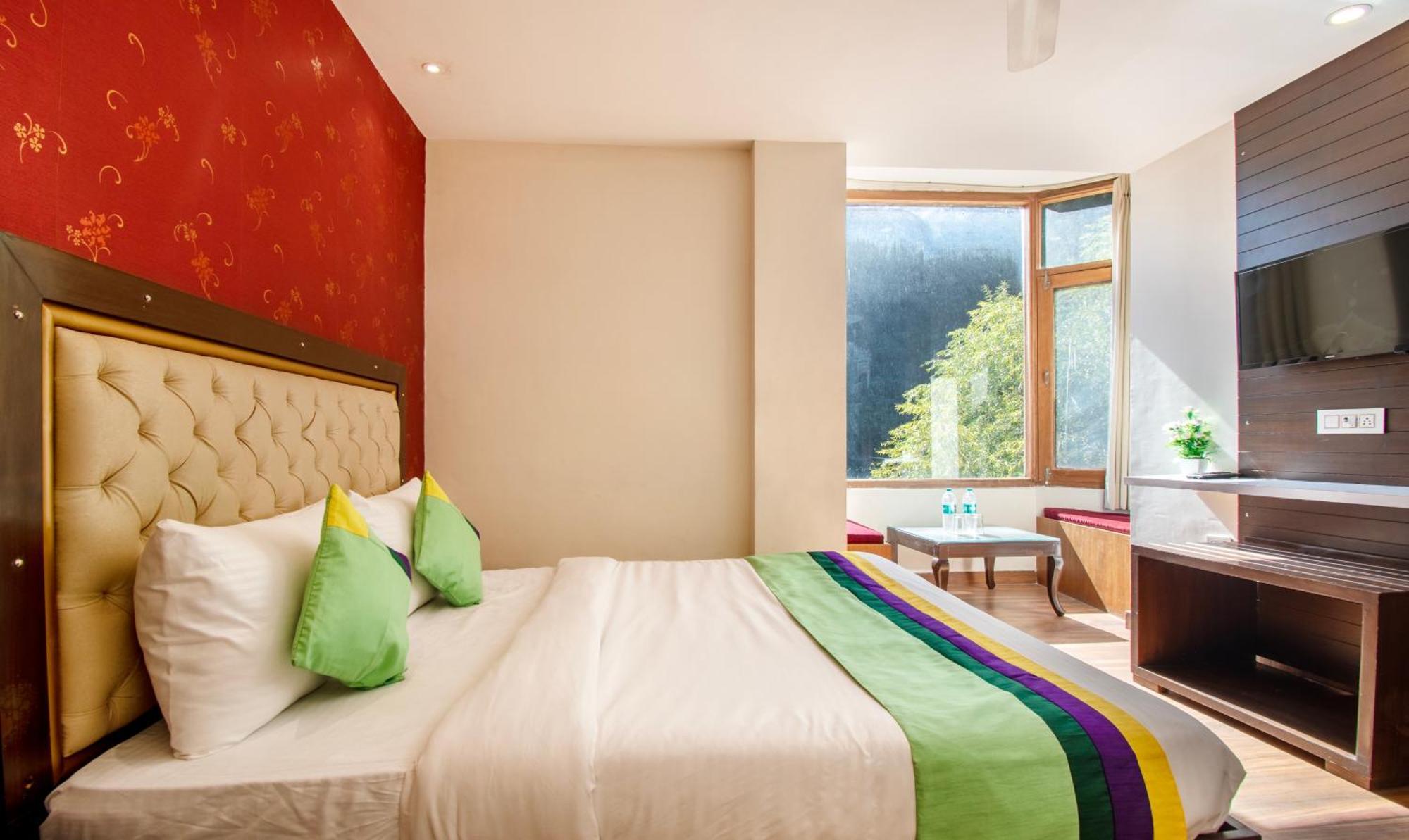 Hotel Ambika Residency, Near Hidimba Devi Temple Manāli Esterno foto