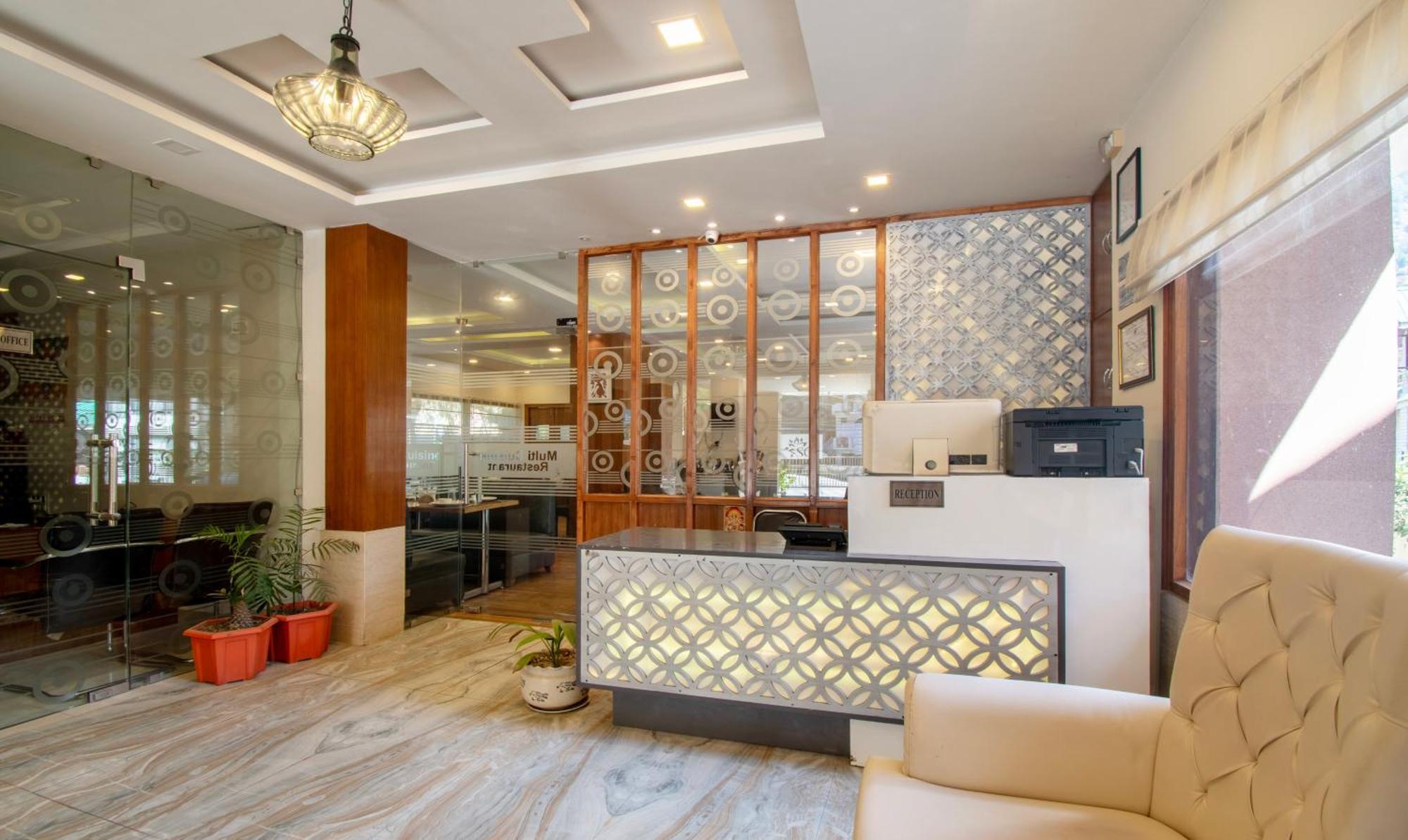 Hotel Ambika Residency, Near Hidimba Devi Temple Manāli Esterno foto