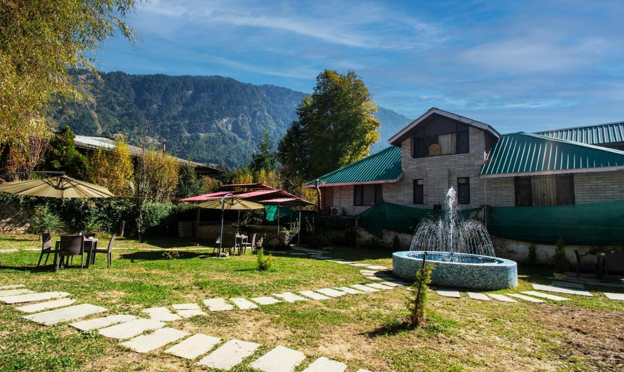 Hotel Ambika Residency, Near Hidimba Devi Temple Manāli Esterno foto